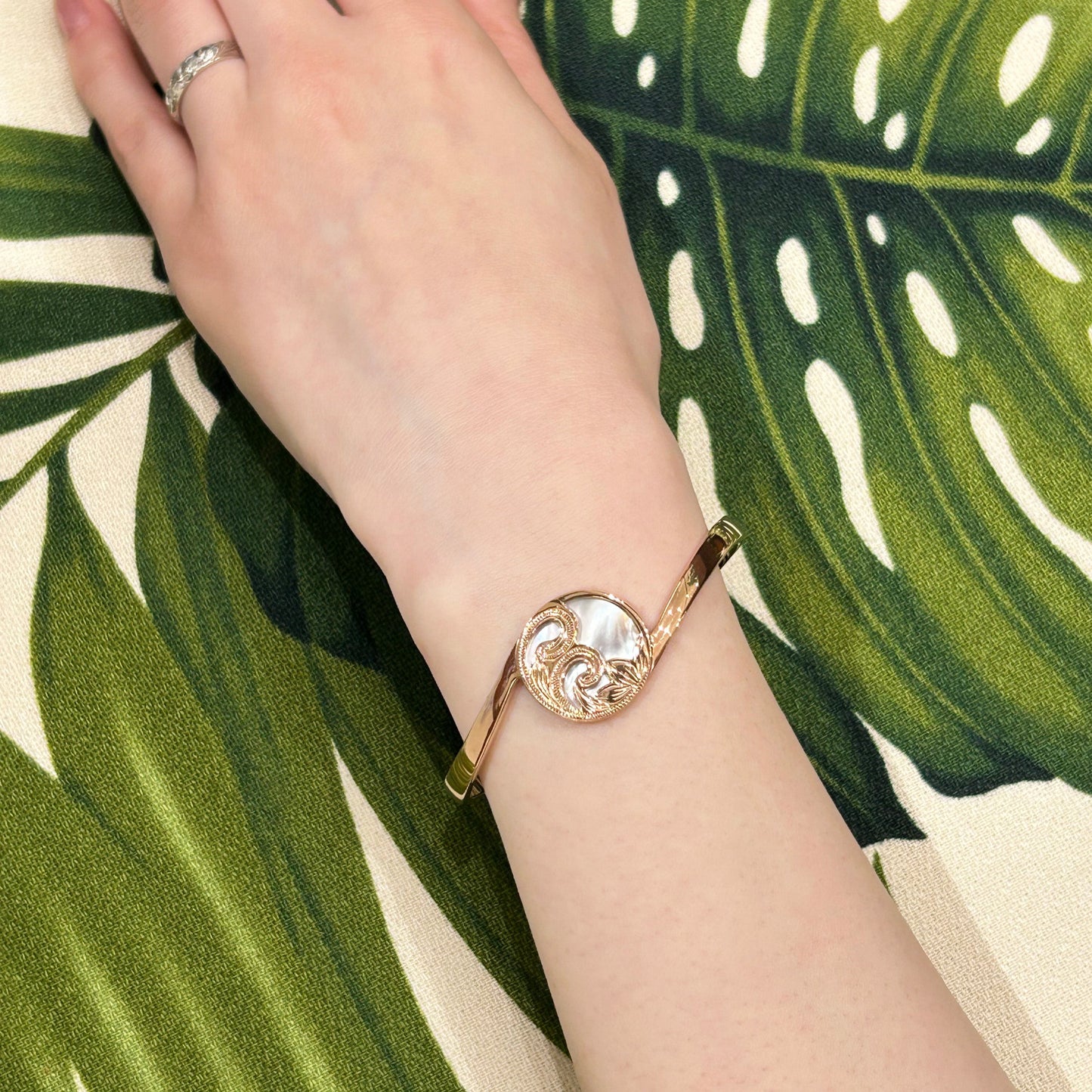 【Smart Wailea】 Elima Wave Bangle