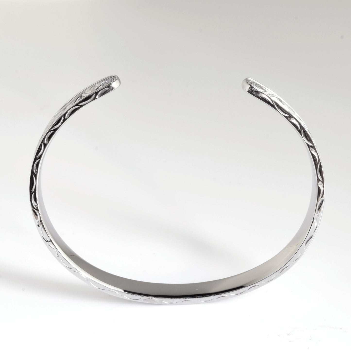 ◆ステンレスセール商品◆  Deep Carving Bangle