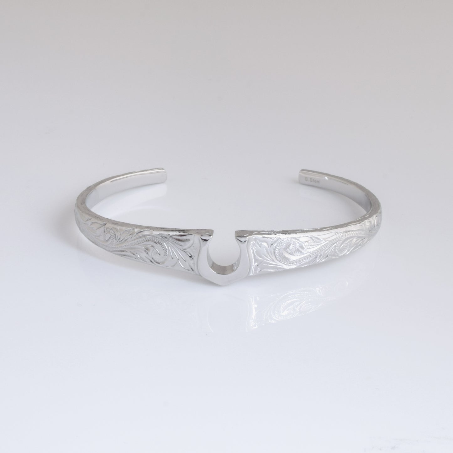 ◆ステンレスセール商品◆  Horseshoe Bangle
